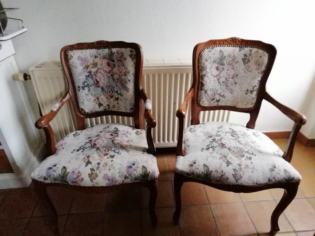 Paire de deux anciens fauteuils, Enlèvement