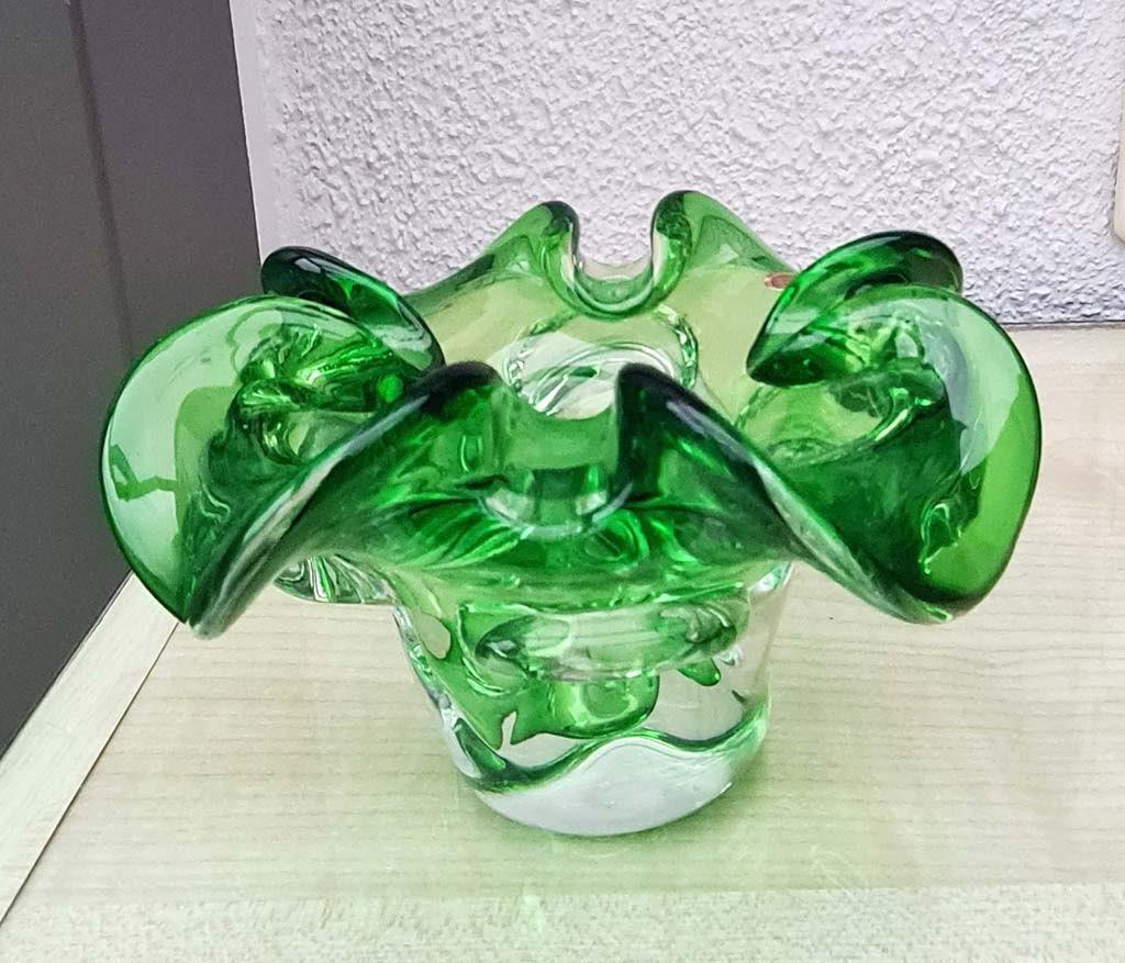 kom / asbak Cristal Brand- groen gegolfde bloem - zie info, Antiquités & Art, Antiquités | Verre & Cristal, Enlèvement