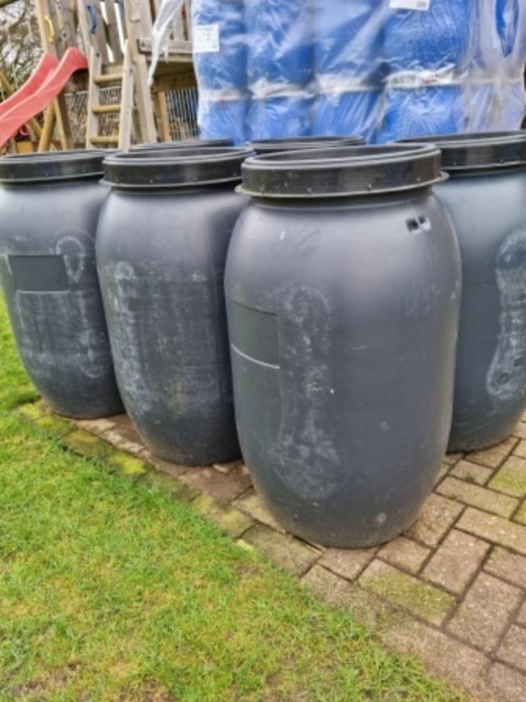 Barils gris, fûts de 200 L avec couvercles rotatifs (EN PROM, 150 litres ou plus, Enlèvement, Comme neuf, Synthétique