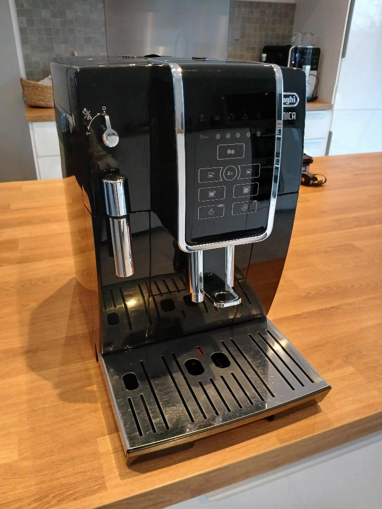 Machine a café delonghi ( réparation ), Machine à espresso, Réservoir d'eau amovible, Reconditionné, Café en grains