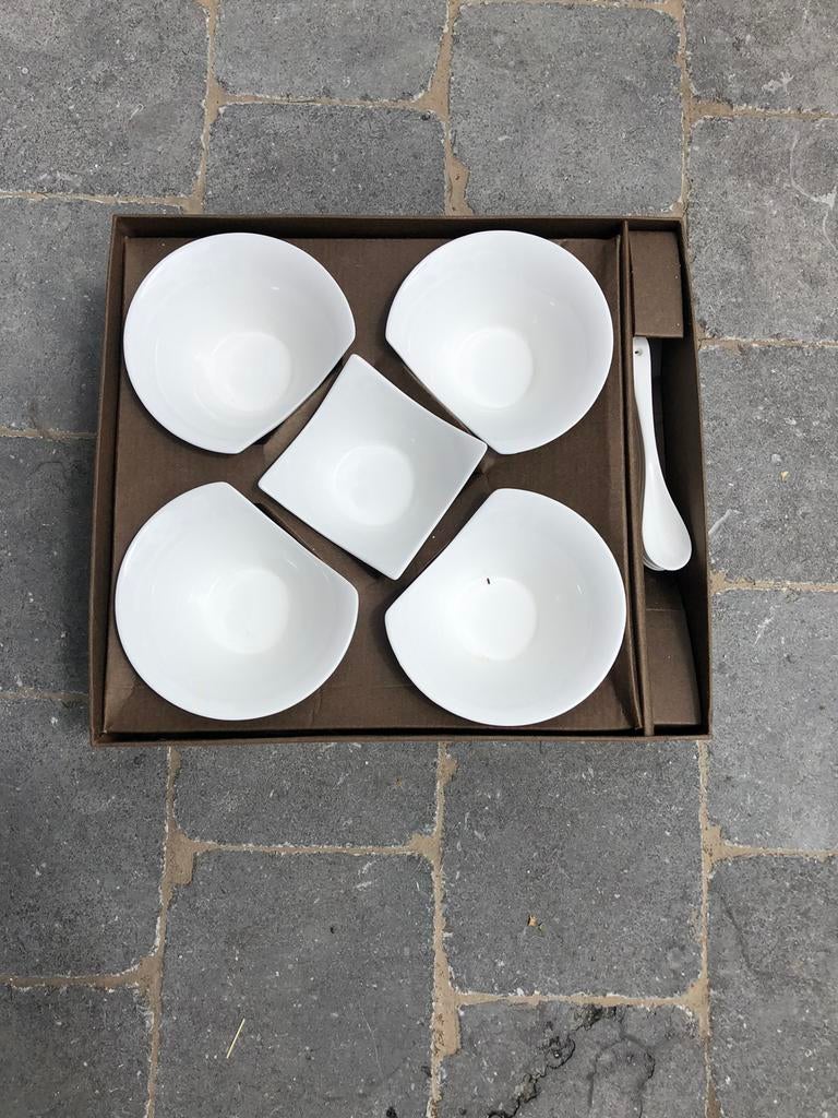 Bol / plat / assiette apperitif, Neuf, Uni, Assiettes(s), Enlèvement ou Envoi