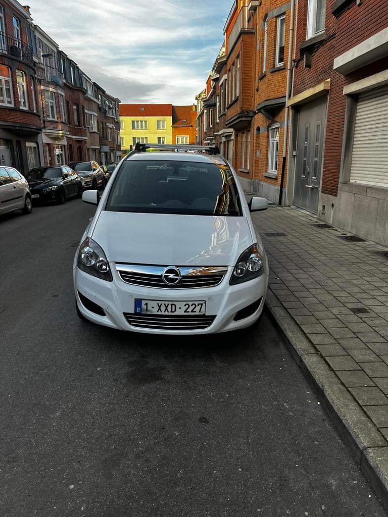 Opel Zafira, Auto's, Euro 5, Zwart, 4 cilinders, 1686 cc