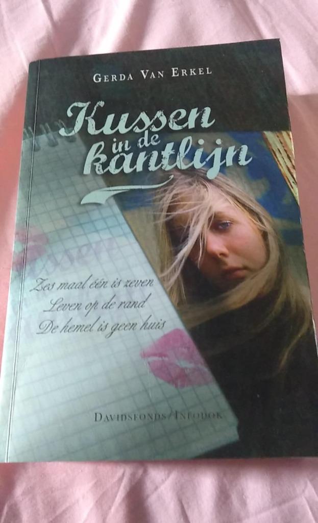 kussen in de kantlijn, Enlèvement ou Envoi, Gerda Van Erkel.