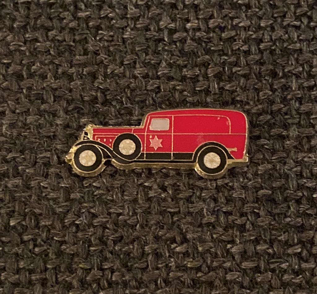 PIN - AUTO - VOITURE - CAR, Verzenden, Gebruikt, Transport, Speldje of Pin