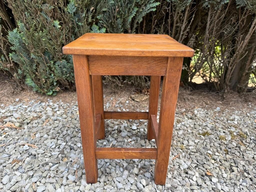 Petite table d'appoint en chêne, Moins de 55 cm, Enlèvement, Bois, Carré