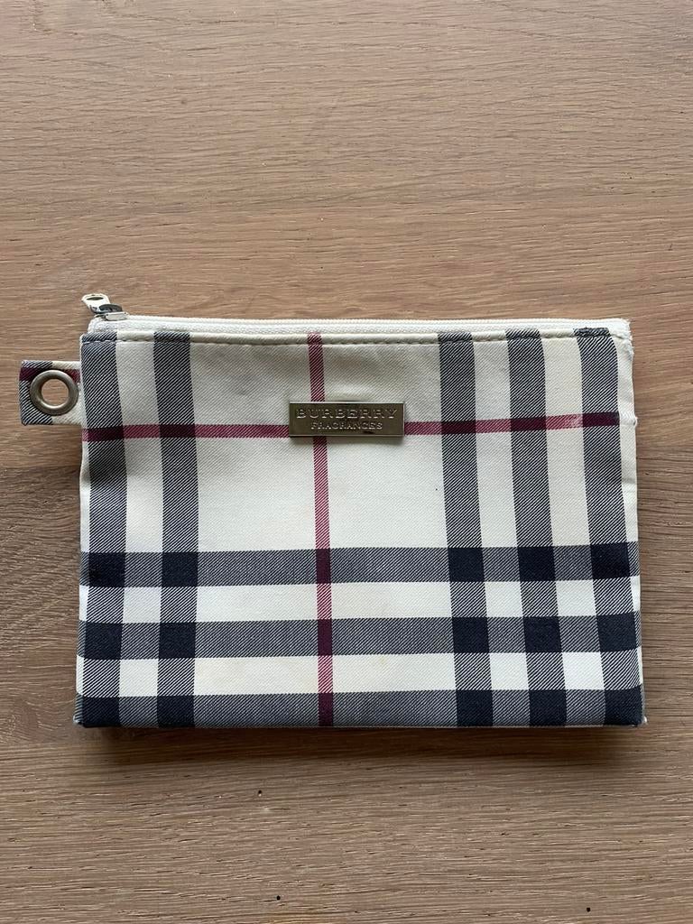 Toiletzakje Burberry, Handtassen en Accessoires, Portemonnees, Ophalen of Verzenden, Zo goed als nieuw, Beige