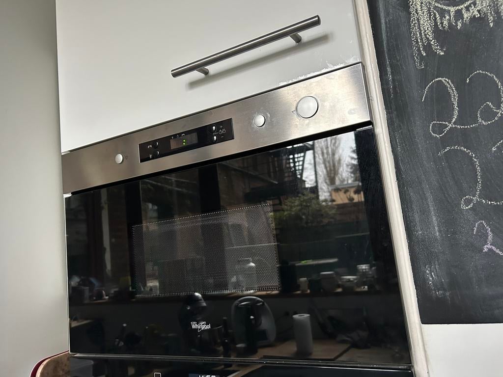 Micro ondes encastrable - tres peu utilisé, Electroménager, Enlèvement, Encastré, Micro-ondes, Plaque tournante