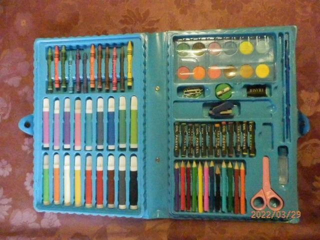 (62) -malette de crayons, Enlèvement ou Envoi, Comme neuf