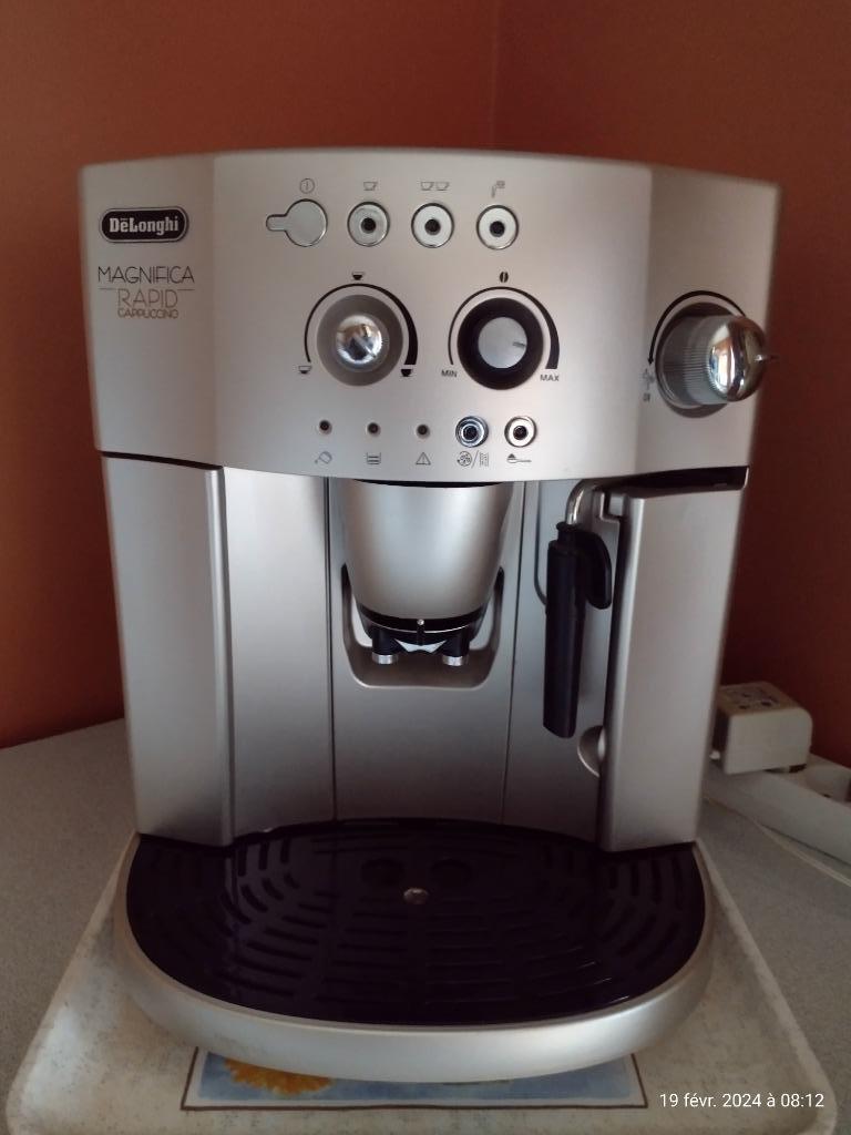 Machine à café, Réservoir d'eau amovible, Combiné, Café moulu, Utilisé