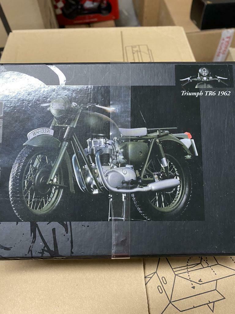 Triumph TR6 Green the great escape Steven McQueen 1/12 new !, Hobby en Vrije tijd, Modelauto's | 1:5 tot 1:12, Ophalen of Verzenden