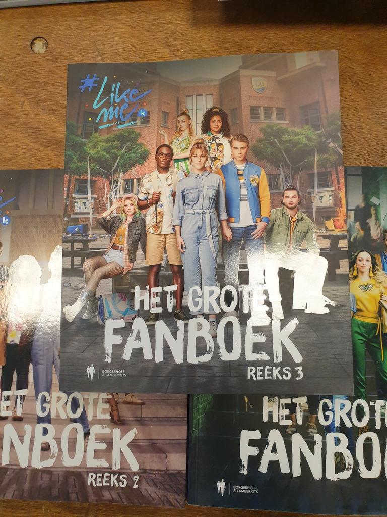 Het grote fanboek DEEL 3 # LIKE ME, Ophalen of Verzenden, Zo goed als nieuw