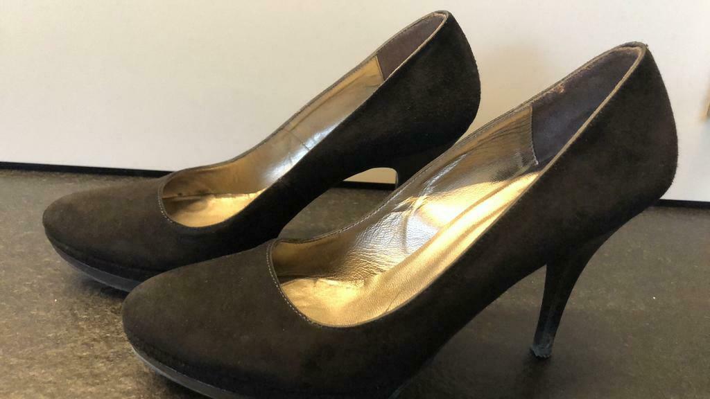 Pumps zwart suède Frida maat 41, Kleding | Dames, Schoenen, Pumps, Frida, Zwart, Ophalen of Verzenden