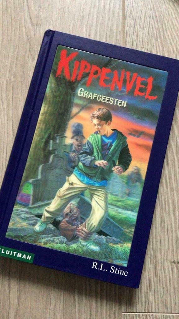 Kippenvel grafgeesten met holografische foto, Boeken, Kinderboeken | Jeugd | 10 tot 12 jaar, Zo goed als nieuw, Ophalen of Verzenden