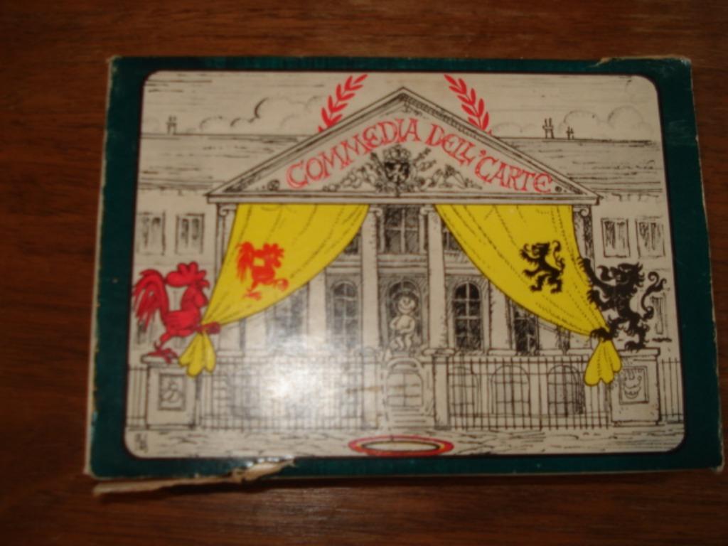 4 sets speelkaarten (enkele vrij bijzonder), Ophalen, Zo goed als nieuw, Speelkaart(en)
