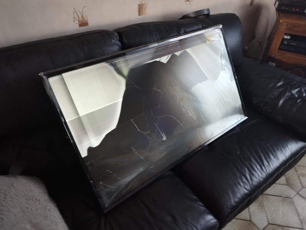 TV LG 43" 2022 43lt570H9U9 écran cassé, TV, Hi-fi & Vidéo, Télévisions, LED, 80 à 100 cm, Enlèvement, Utilisé