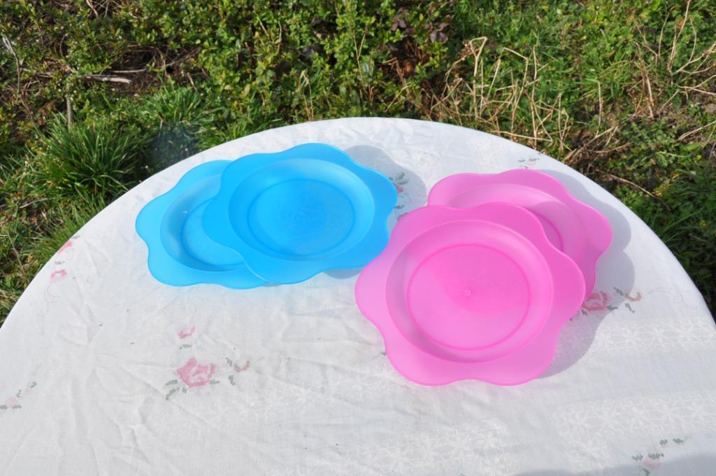 4 assiettes plastique pour enfant ou pique nique, Enlèvement ou Envoi, Utilisé, Autres matériaux, Assiettes(s)