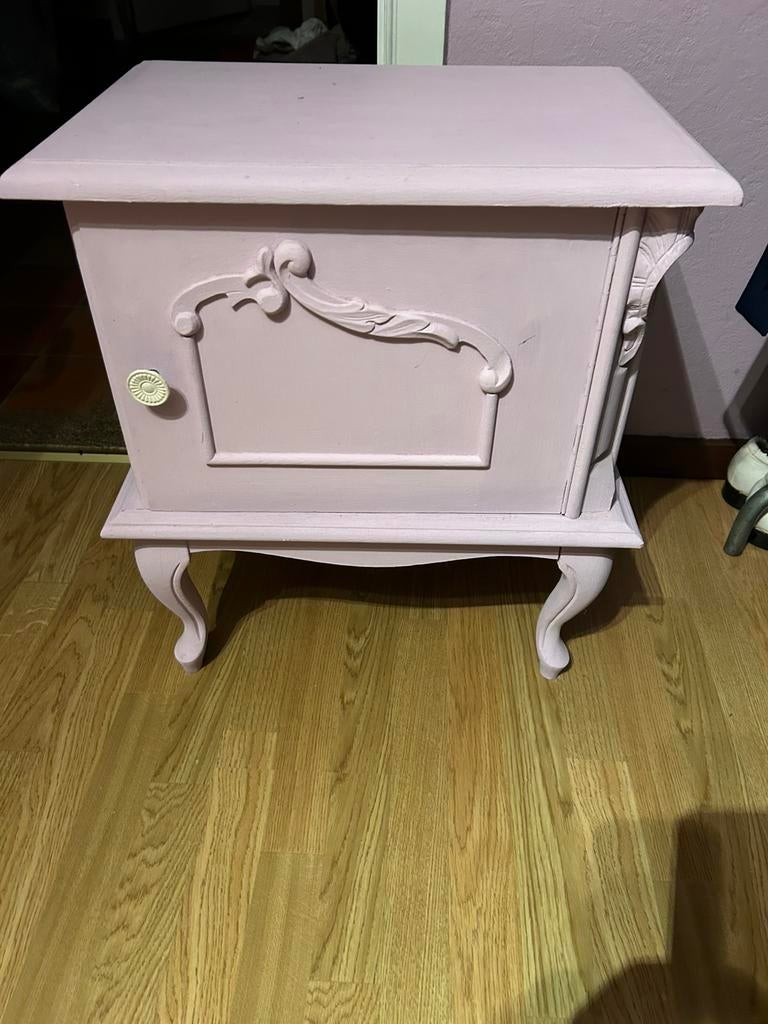 Belle petite armoire table de chevet ancienne en bois vieux, Maison & Meubles, Enlèvement, Utilisé