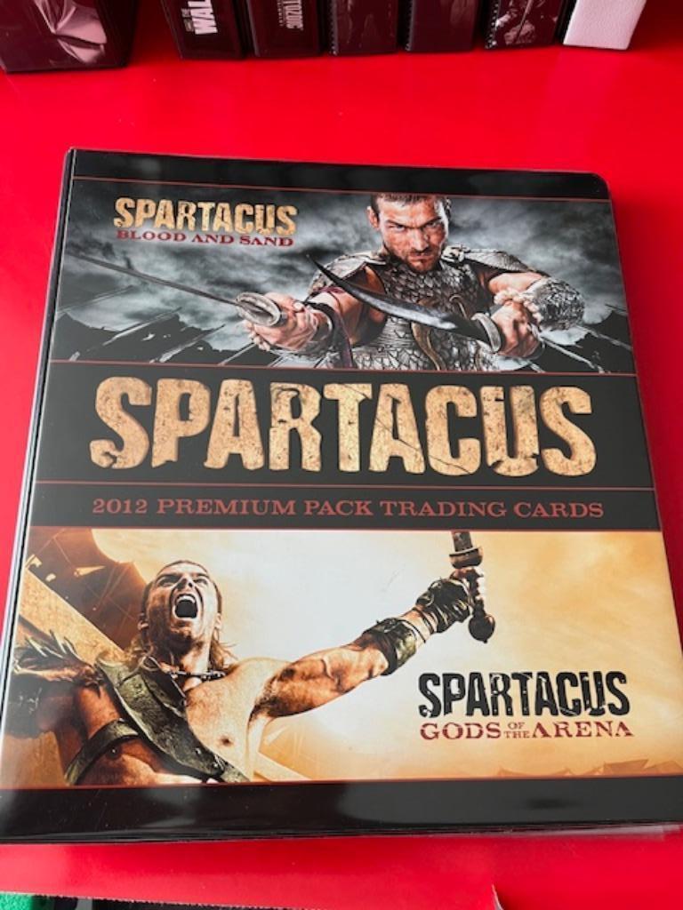 Spartacus 2012 Trading Cards + Binder, Enlèvement ou Envoi, Neuf, TV, Photo ou Carte