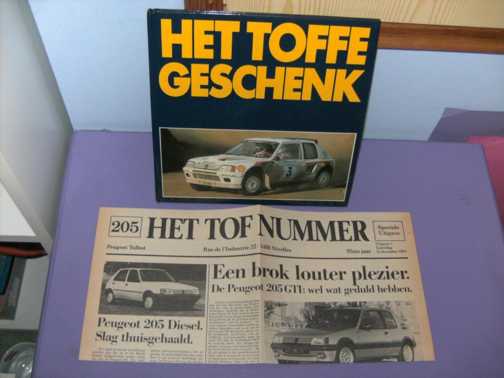 Boek + folder van peugeot. (het toffe geschenk), Livres, Enlèvement ou Envoi, Utilisé, Peugeot