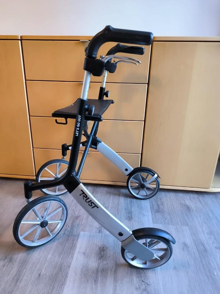 ROLLATOR TRUST let's go out DEAMBULATEUR, Enlèvement, Poids léger, Utilisé
