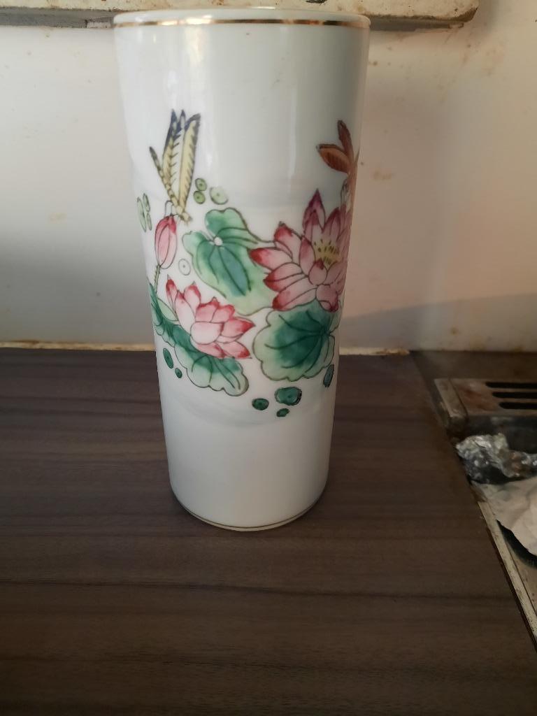Joli vase chinois, Enlèvement