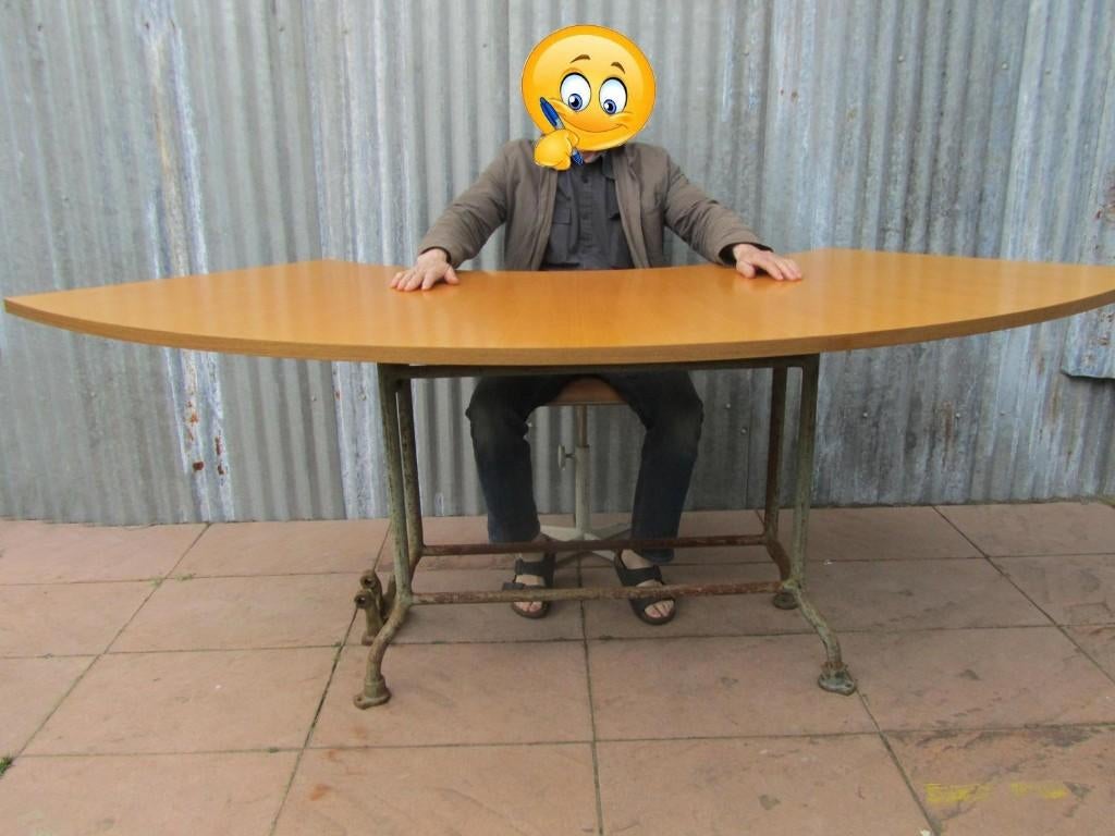 Halfronde toonbank, toog, bureau met een ijzeren onderstel, Enlèvement