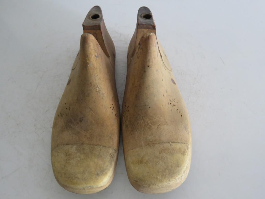 Paire de chaussure ancienne dure taille 33, Enlèvement ou Envoi