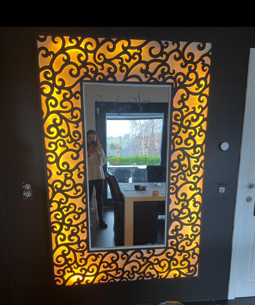 Cadre lumineux magnifique, Maison & Meubles, Accessoires pour la Maison | Miroirs, Comme neuf