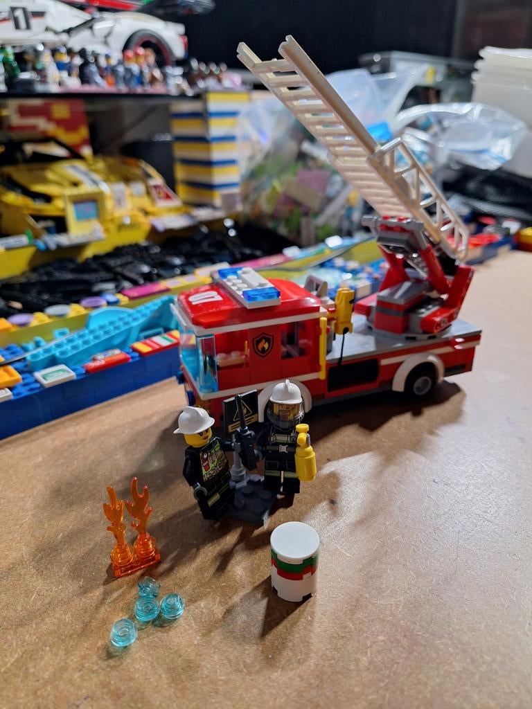 LEGO Fire Ladder Truck 60107, Kinderen en Baby's, Ophalen of Verzenden, Gebruikt, Complete set, Lego