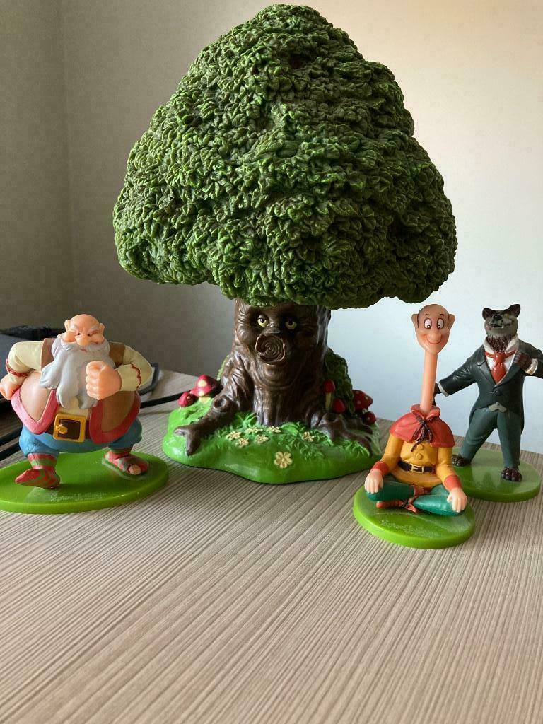 Efteling: spaarpot, 3 beeldjes en 2 knuffels, raamstickers, Verzamelen, Ophalen of Verzenden, Gebruikt