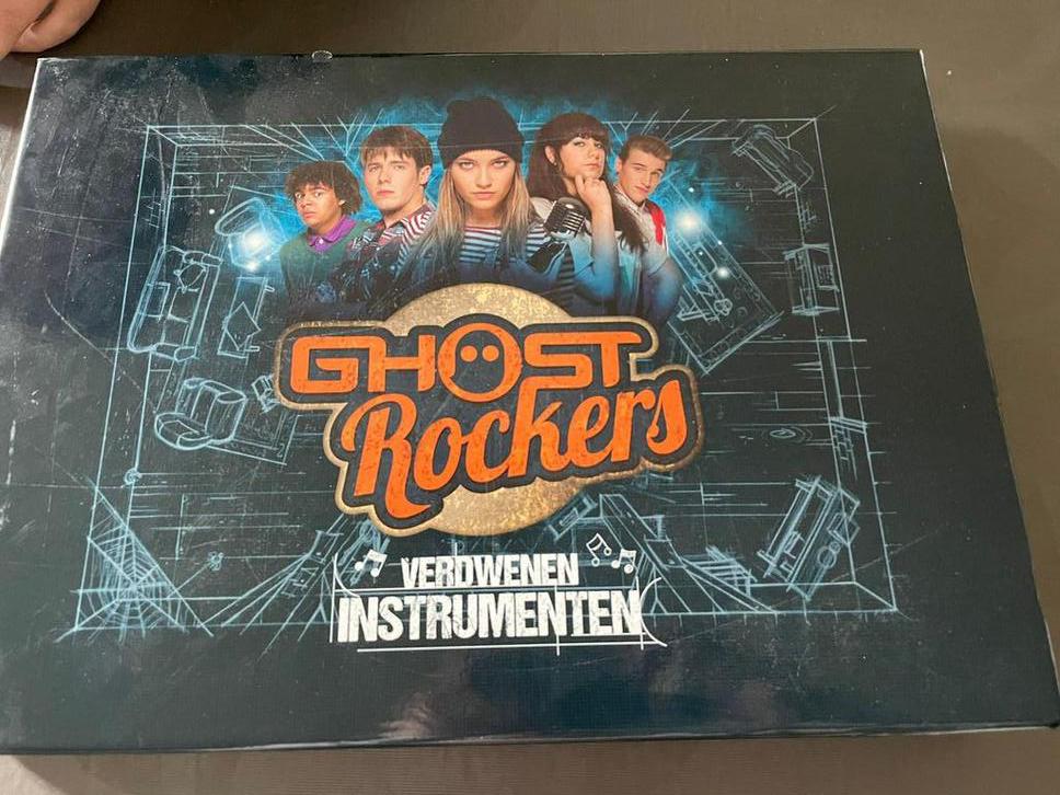 Ghost rockers de verdwenen instrumenten, Ophalen