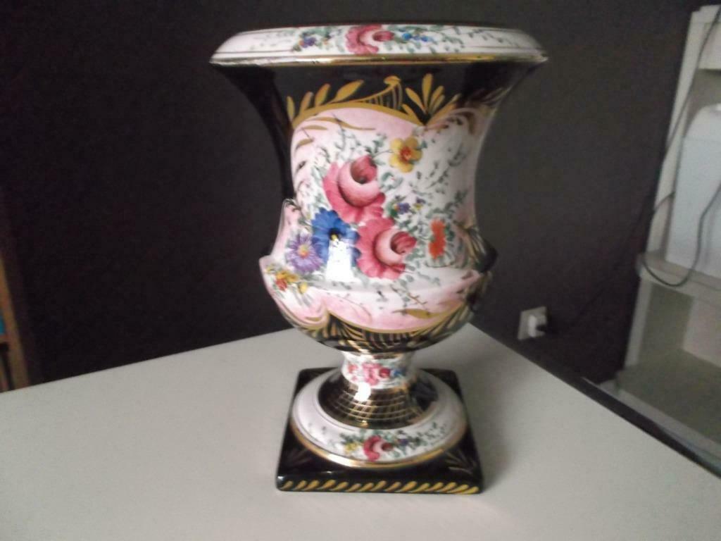 Antieke vaas met gouden randje, zwart met  bloemen, Antiek en Kunst, Antiek | Vazen, Ophalen of Verzenden