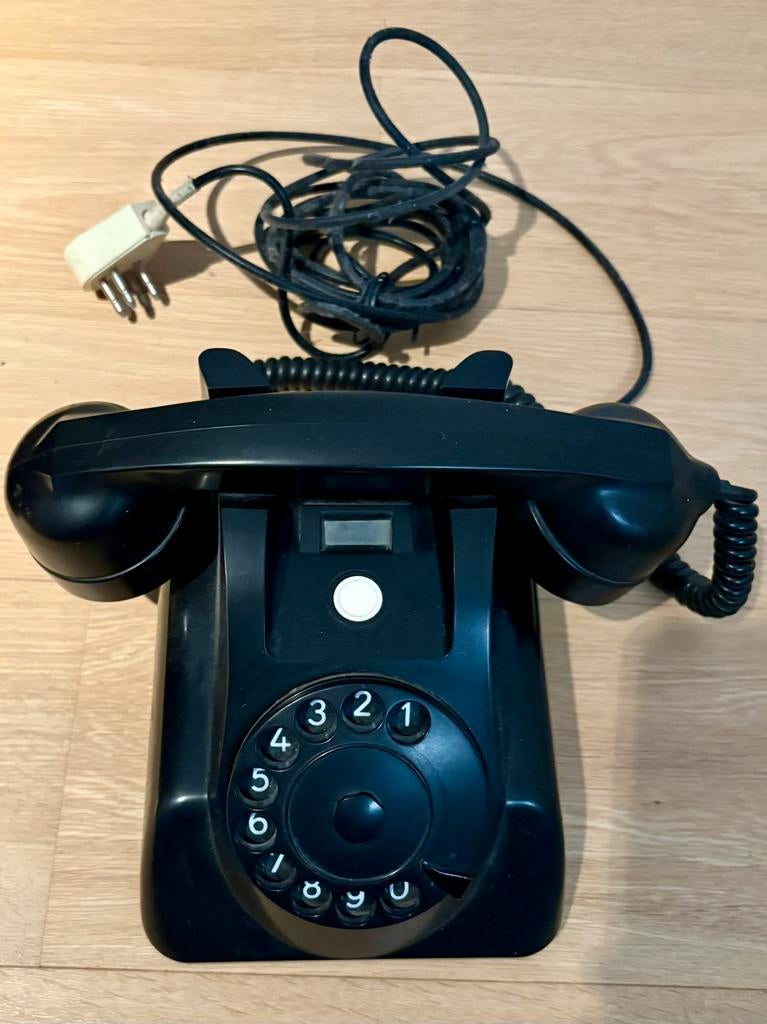 Téléphoné en bakélite, Enlèvement ou Envoi