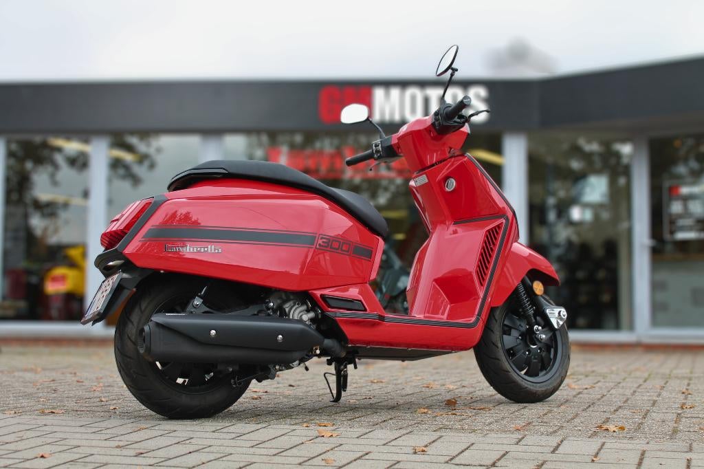 Lambretta X300 SR, Motoren, 300 cc, Bedrijf, Minimaal motorrijbewijs A2, Lambretta