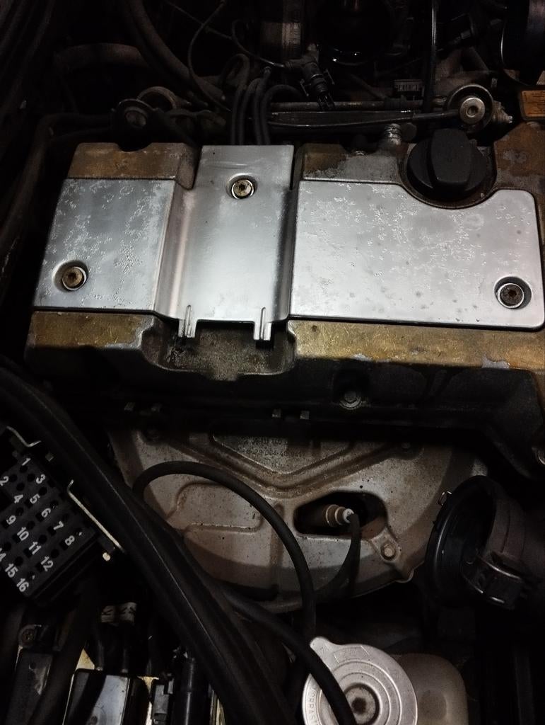 Mercedes 220 benzine motor van 124 coupe bj 1993, Ophalen of Verzenden, Gebruikt, Universele onderdelen