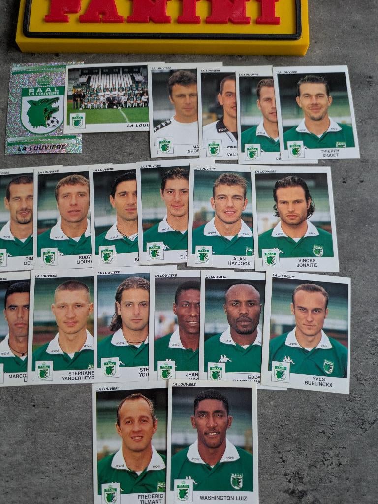 20 AUTOCOLLANTS PANINI FOOTBALL 2001 LA LOUVIÈRE FOOTBALL, Envoi, Neuf