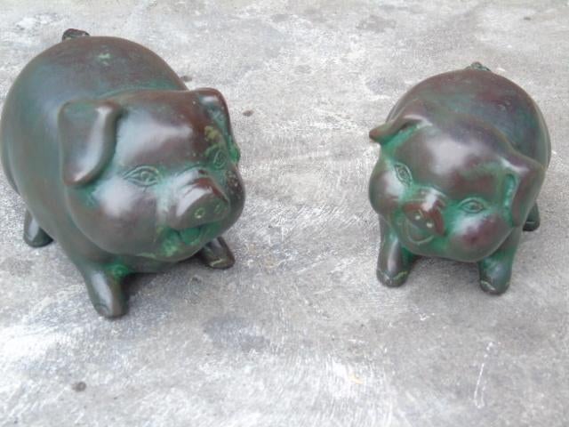 cochon ( 2 ) en bronze patinée vert ..., Enlèvement ou Envoi