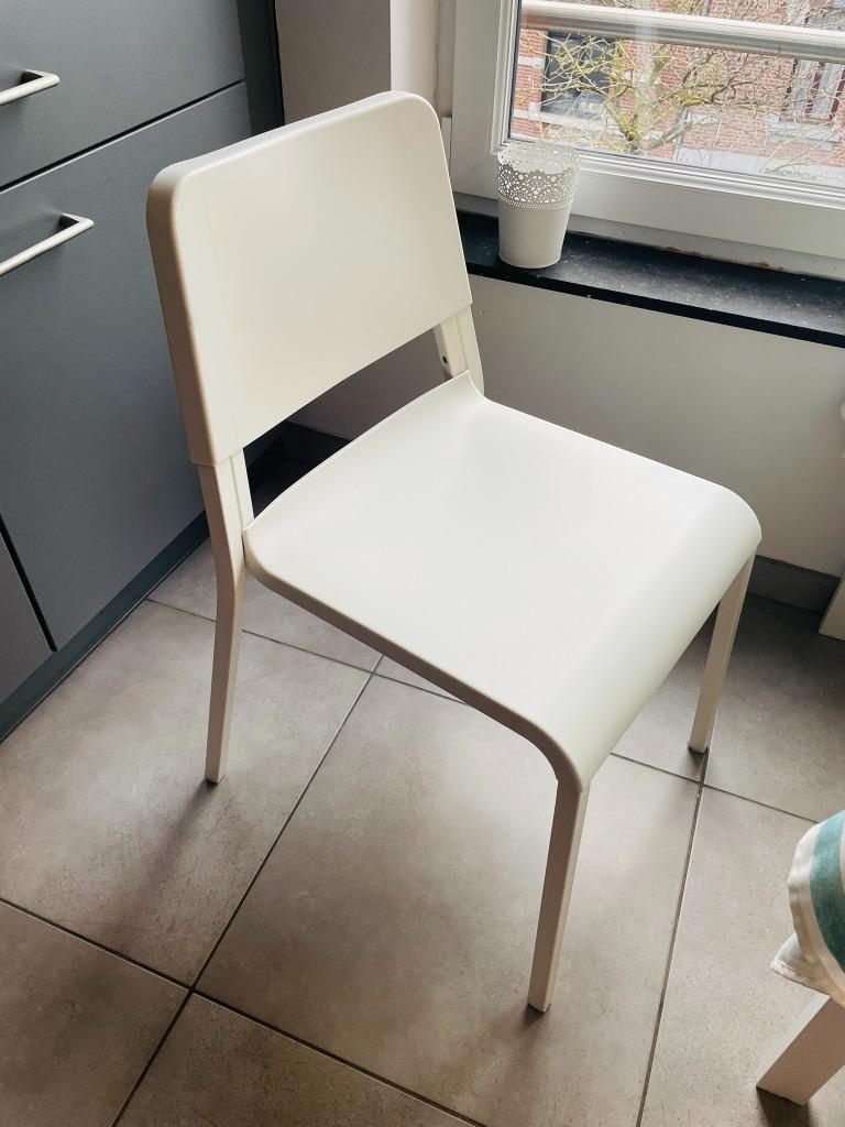 Vihals tafelset + 2 Teodores stoelen (IKEA), Huis en Inrichting, Tafels | Eettafels, Ophalen, 50 tot 100 cm, Moderne, Contemporain, Minimaliste