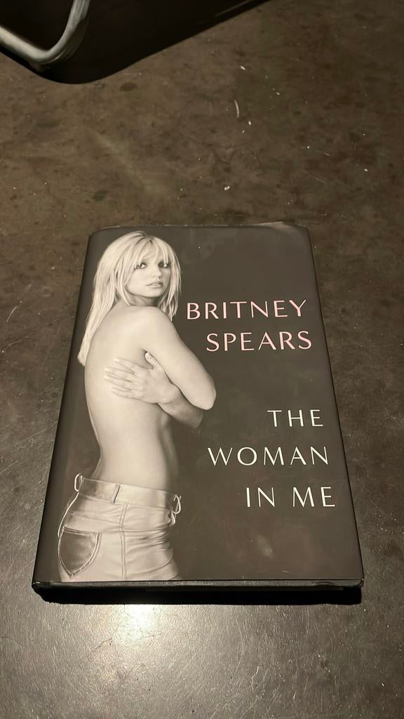 'The Woman in Me' Britney Spears, Ophalen, Gelezen, Britney Spears