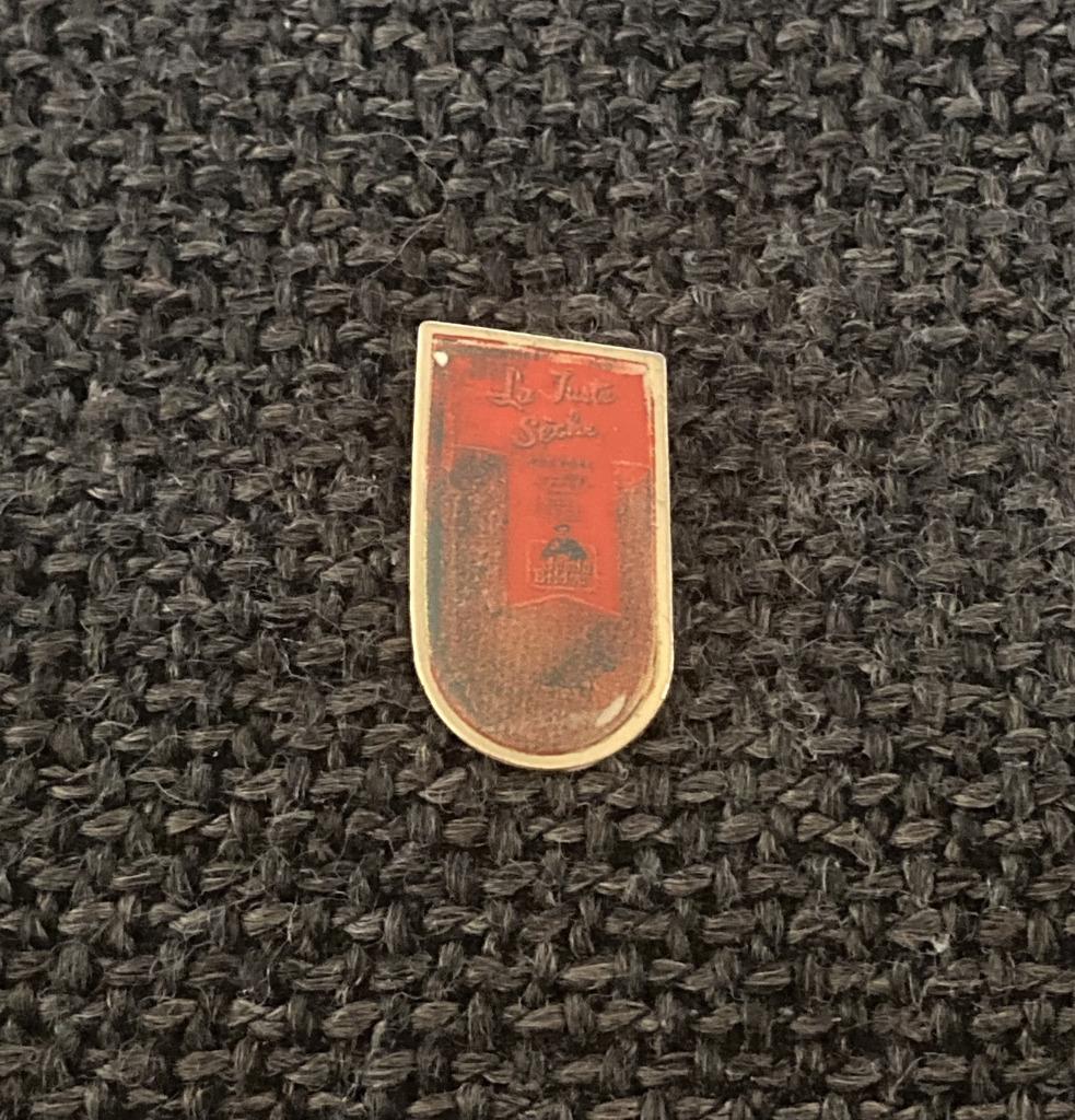 PIN - JUSTIN BRIDOU - BATON DE BERGER - WORST - SAUCISSON, Envoi, Utilisé, Marque, Insigne ou Pin's