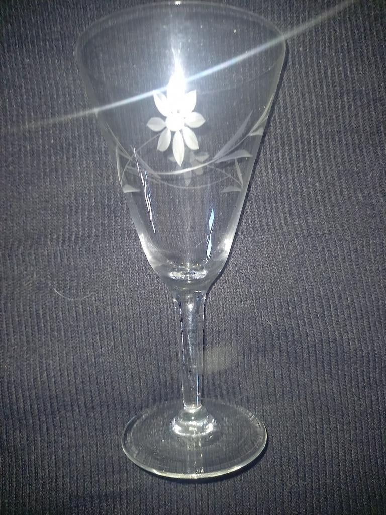 8 verres à vin blanc en cristal, Enlèvement ou Envoi, Comme neuf