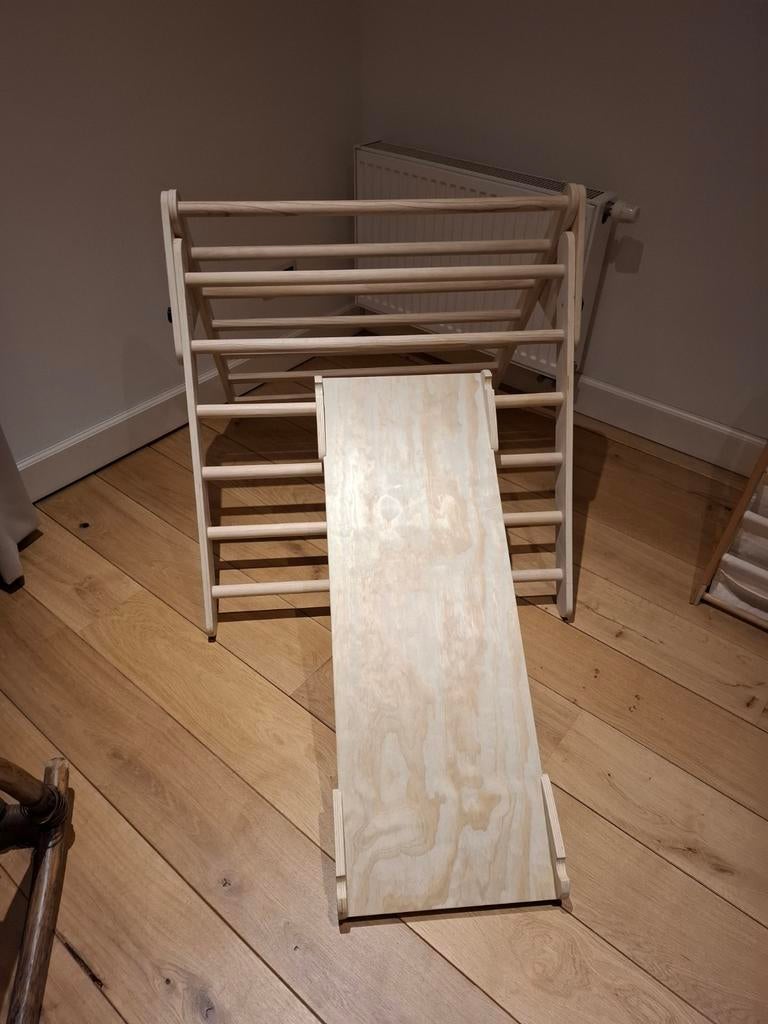 Klimrek binnen met glijbaan, Ophalen