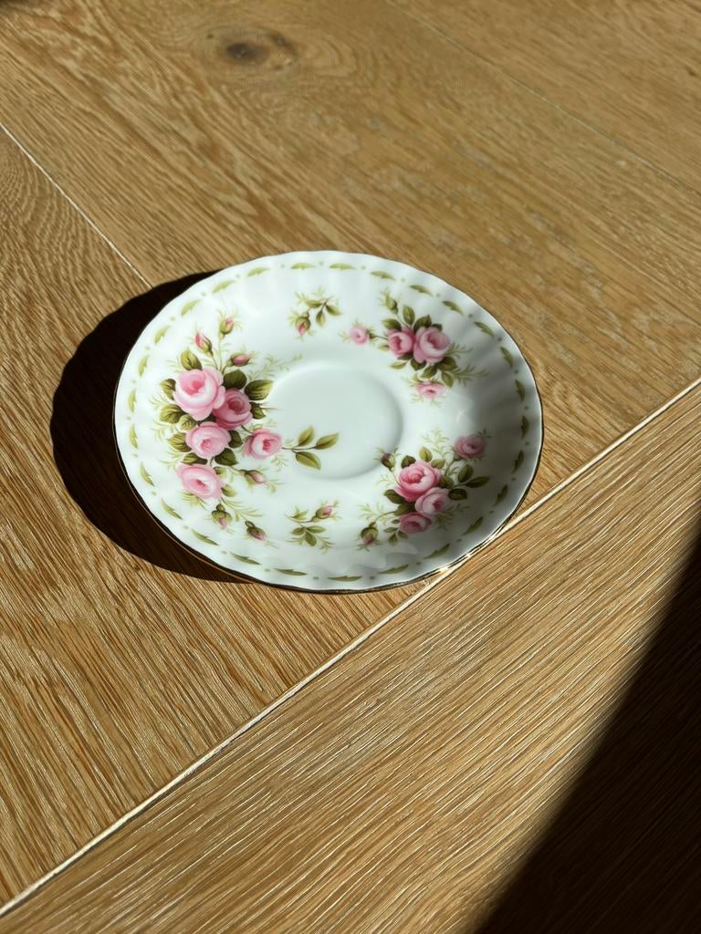 Royal albert onderbordje, Antiek en Kunst, Ophalen