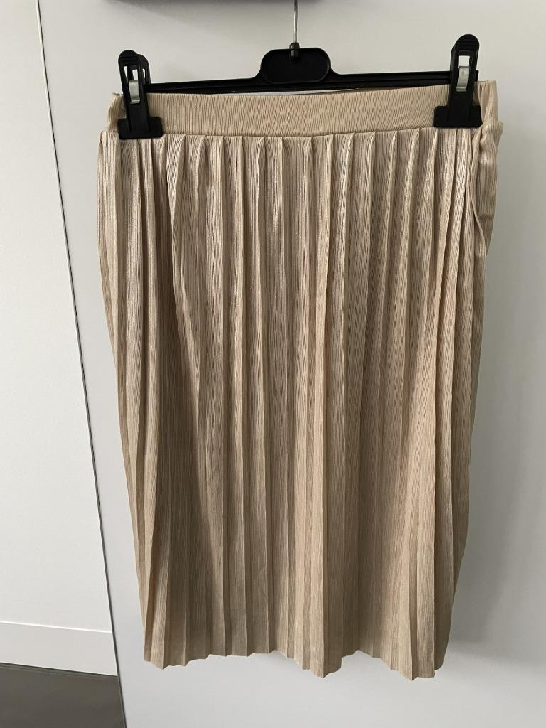 Jupe beige avec jupon taille 36, en parfait état !, Enlèvement ou Envoi, Lola & Liza, Comme neuf, Sous le genou