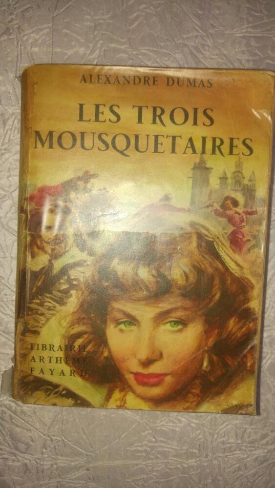 Vintage livre alexander dumas 3 mousquetaires 1952, Enlèvement ou Envoi, Utilisé