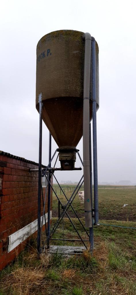 Voeder silo's, Zakelijke goederen, Ophalen