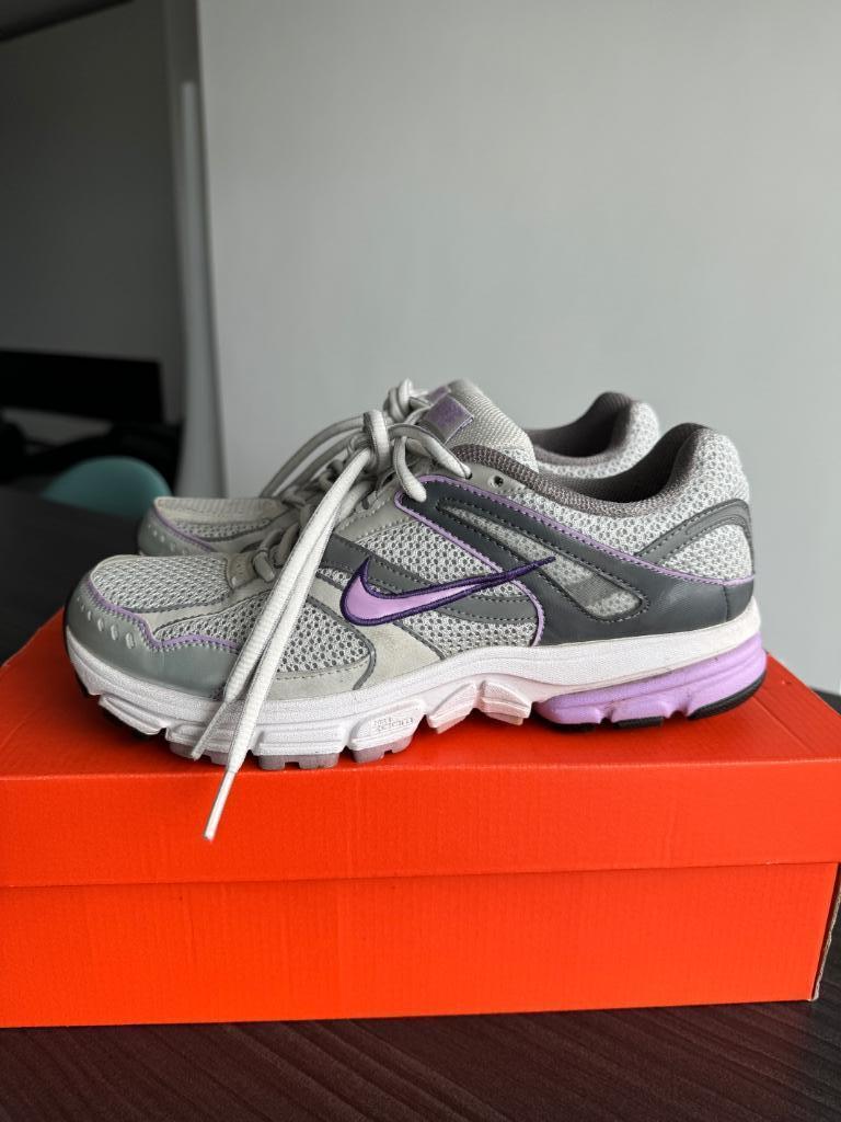 Nike every day running sneakers maat 39 (UK 5,5), Sports & Fitness, Course, Jogging & Athlétisme, Nike, Enlèvement