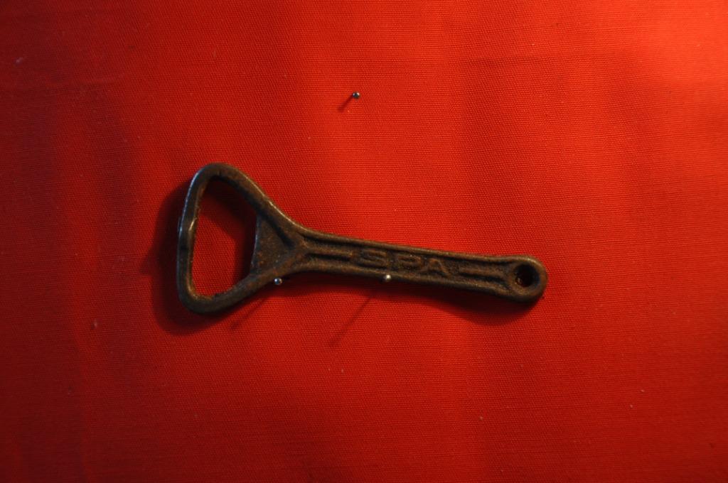 §  decapsuleur publicitaire ancien spa (54), Enlèvement ou Envoi, Utilisé, Autres types