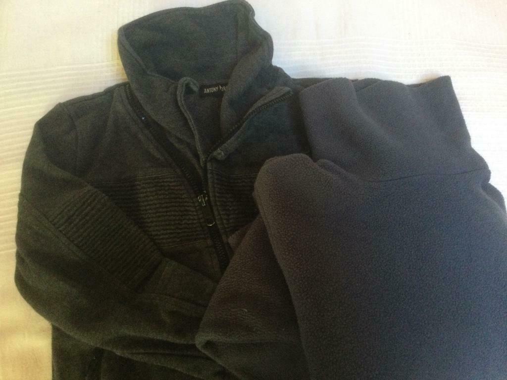 Sous-pull HIVER (chaud )  + pull haut col 134 140 ( 2pieces), Garçon, Enlèvement ou Envoi, Pull ou Veste, Comme neuf