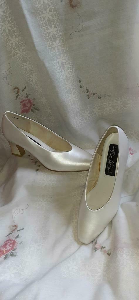 Paire de chaussures dame blanc nacré pt 37 (136), Vêtements | Femmes, Sans, Enlèvement ou Envoi, Neuf, Blanc